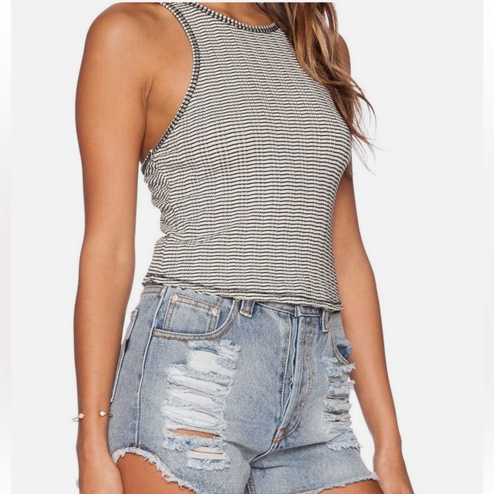 Textured Crop Tank - Picture 1 of 6